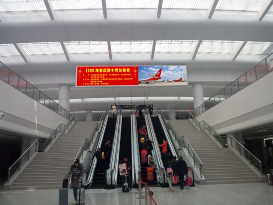 武漢天河機(jī)場電梯屏_副本.jpg